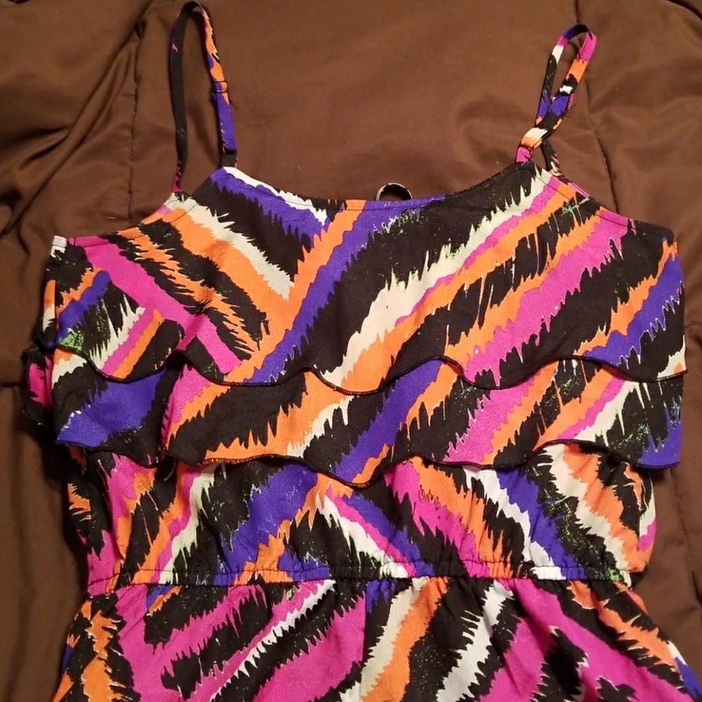 Beautiful romper. - Picture 4 of 5